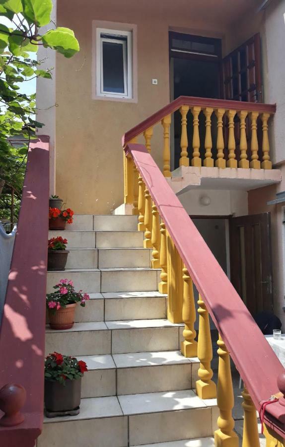 Apartman Tatjana Sutomore Exterior photo