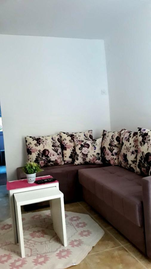 Apartman Tatjana Sutomore Exterior photo