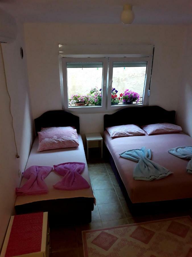 Apartman Tatjana Sutomore Exterior photo